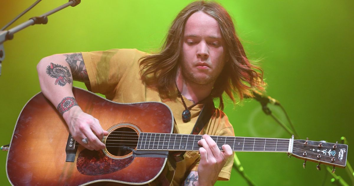 Billy Strings Net Worth 2024 The Rising Bluegrass Star's Journey to Millionaire Status